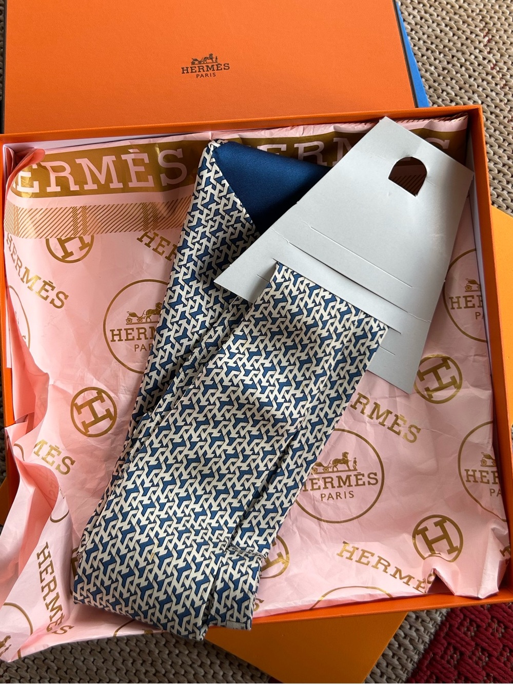 HERMES EUC 100% Silk Men’s Luxury Neck Tie - Unisex - Picture 6 of 7